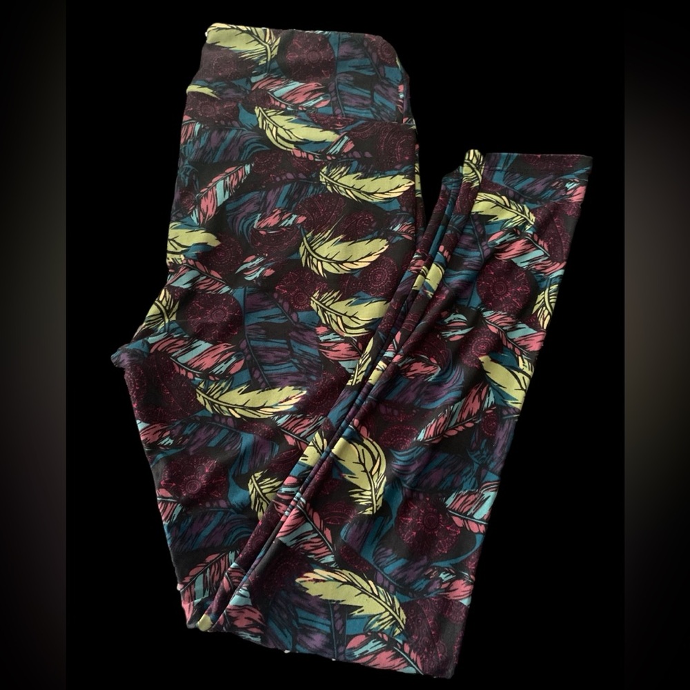 LuLaRoe leggings - size Tall & Curvy - new but without tags - never worn!